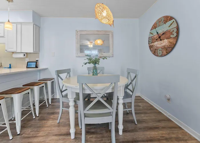 Beachfront 2br With Pool And Access Holiday home Gulf Shores