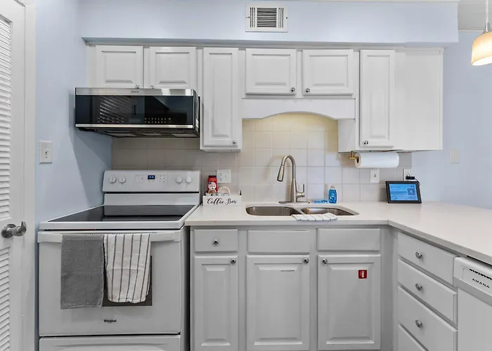 Beachfront 2br With Pool And Access Gulf Shores