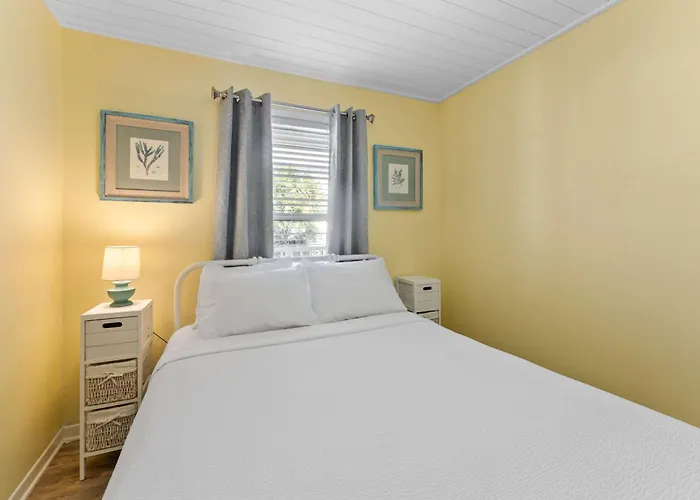 Beachfront 2br With Pool And Access Gulf Shores