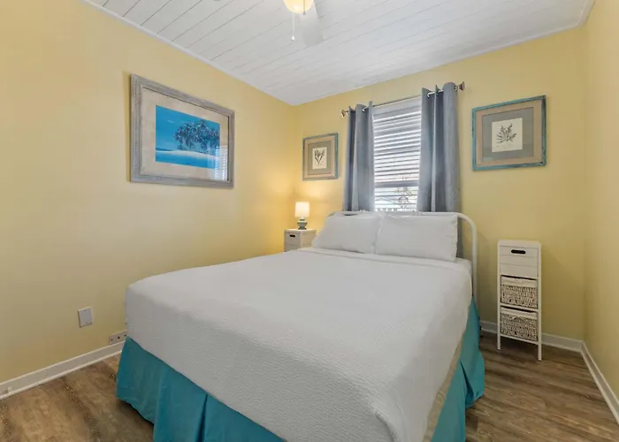 Beachfront 2br With Pool And Access Gulf Shores
