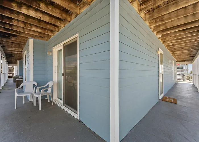 Beachfront 2br With Pool And Access Gulf Shores